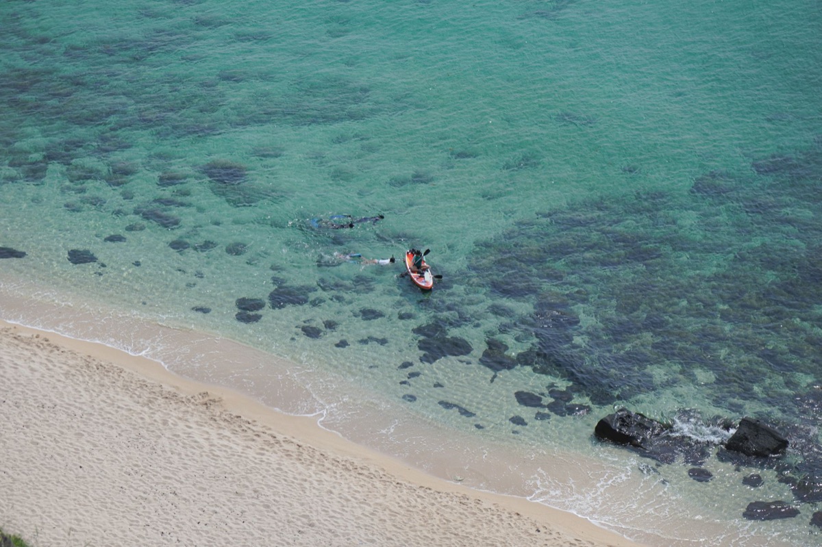 Fiji-Strand mit Tauchergeschäft
