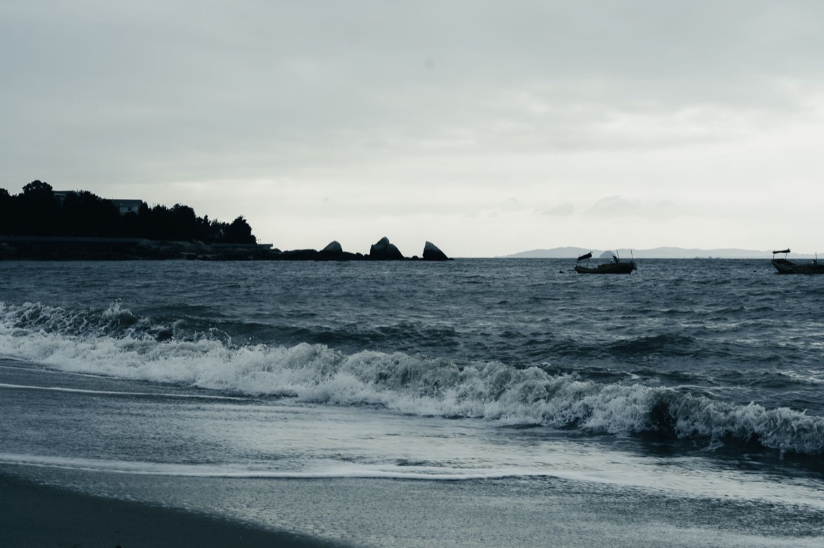 斐濟海浪與小船