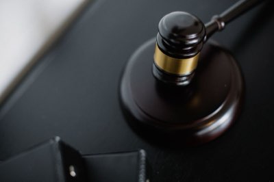 1ª Mulher Juíza em Fiji: Legado de Luta por Igualdade Legal