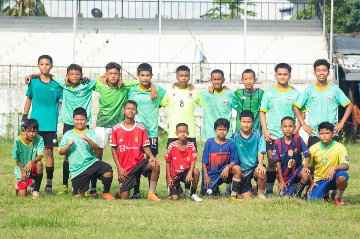 フィジン学校のサッカーチーム